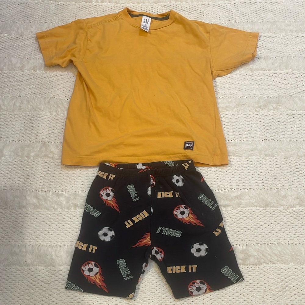 Y2K Gymboree kick it soccer shorts 8 Gap yellow short sleeve top 100% cotton 5 6